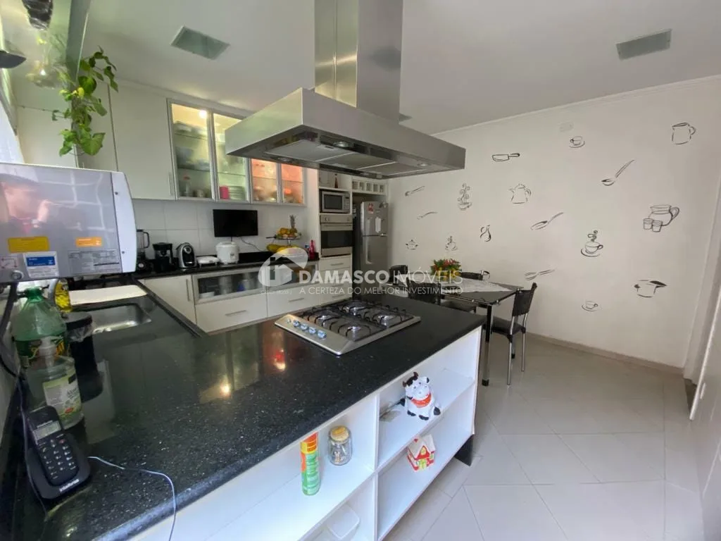 Sobrado à venda 2 Quartos, 2 Suites, 2 Vagas, 180M², Quinta da Paineira, São Paulo - SP