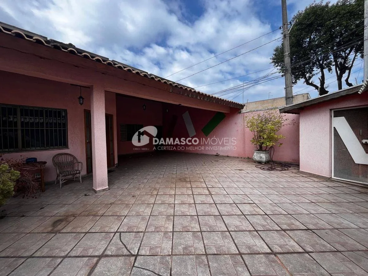 Casa térrea com 4 dorm, 2 suítes, 5 vagas no bairro Olímpico