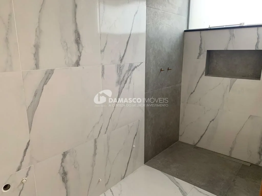 Sobrado à venda 3 Quartos, 3 Suites, 4 Vagas, Campestre, Santo André - SP