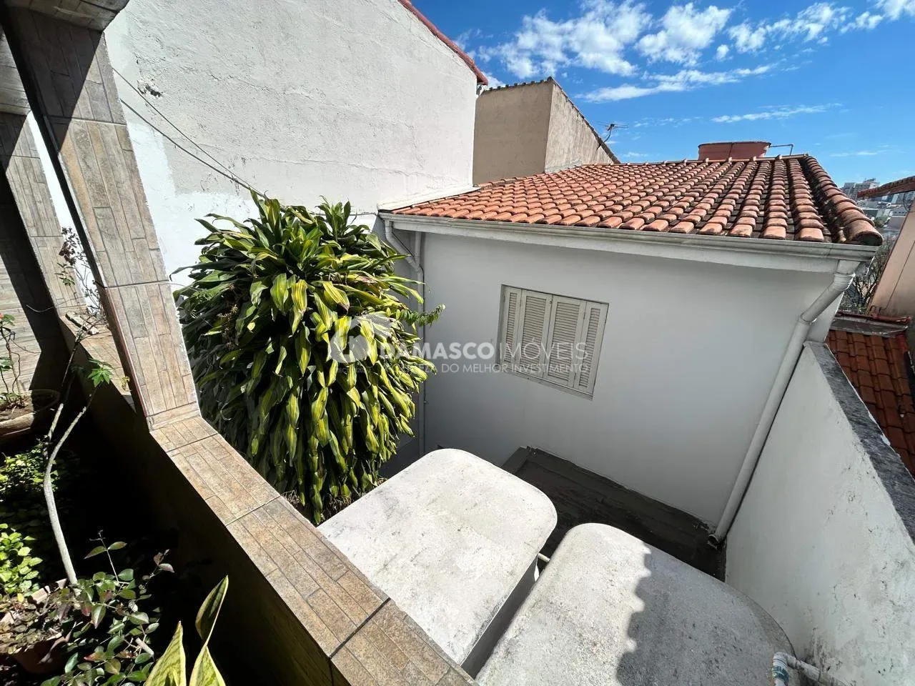 Sobrado à  venda com 178m² de área útil, 2 quartos, 3 vagas, próximo do Complexo Poliesportivo Lauro Gomes, no Bairro Olímpico, em São Caetano do Sul, SP