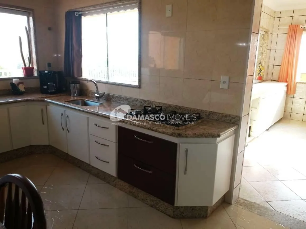 Sobrado à venda 3 Quartos, 1 Suite, 16 Vagas, 572M², Nova Gerty, São Caetano do Sul - SP