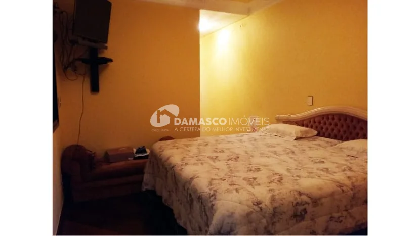 Sobrado à venda 3 Quartos, 3 Suites, 6 Vagas, 600M², Cerâmica, São Caetano do Sul - SP