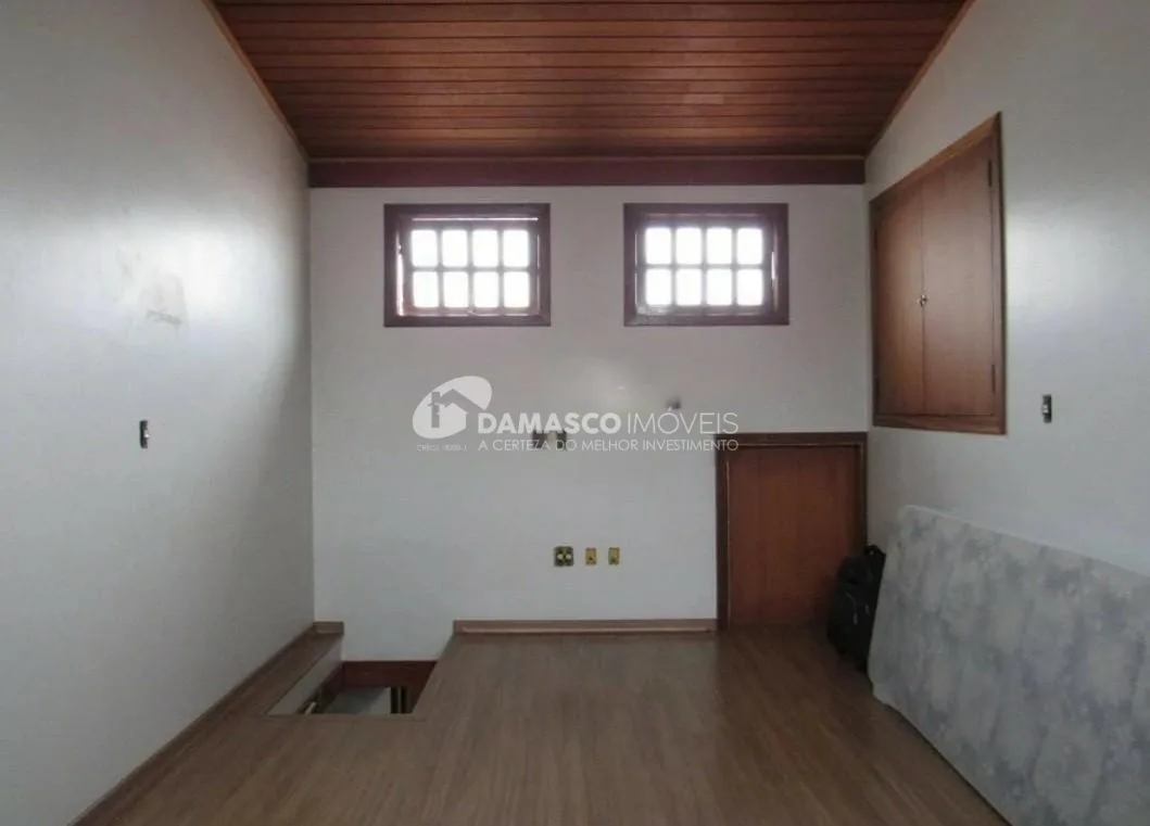 Sobrado à venda 3 Quartos, 3 Suites, 3 Vagas, 150M², Vila Alto de Santo André, Santo André - SP