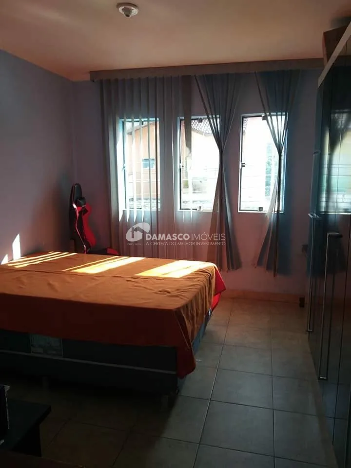 Sobrado à venda 2 Quartos, 1 Suite, 4 Vagas, 211M², Cerâmica, São Caetano do Sul - SP