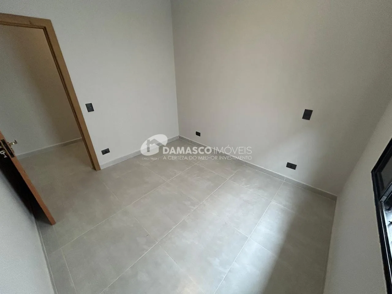 Casa Térrea Reformada à Venda na Nova Gerty, São Caetano do Sul | 2 Dormitórios | 2 Vagas