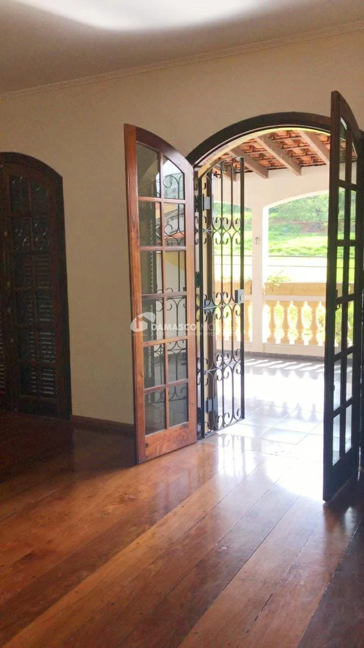 Casa à venda 2 Quartos, 1 Suite, 4 Vagas, 200M², Campestre, Santo André - SP