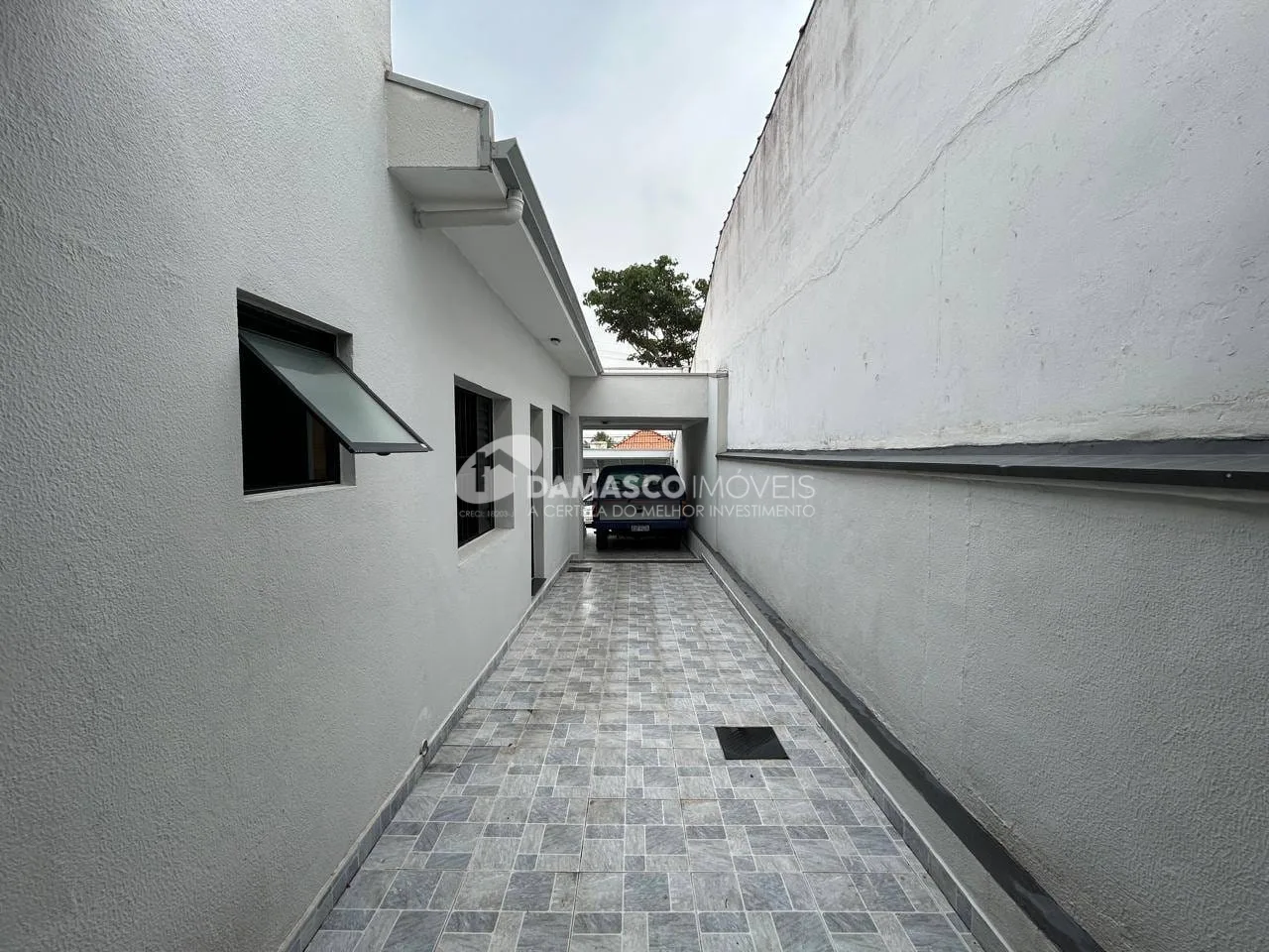Casa Térrea Reformada à Venda na Nova Gerty, São Caetano do Sul | 2 Dormitórios | 2 Vagas
