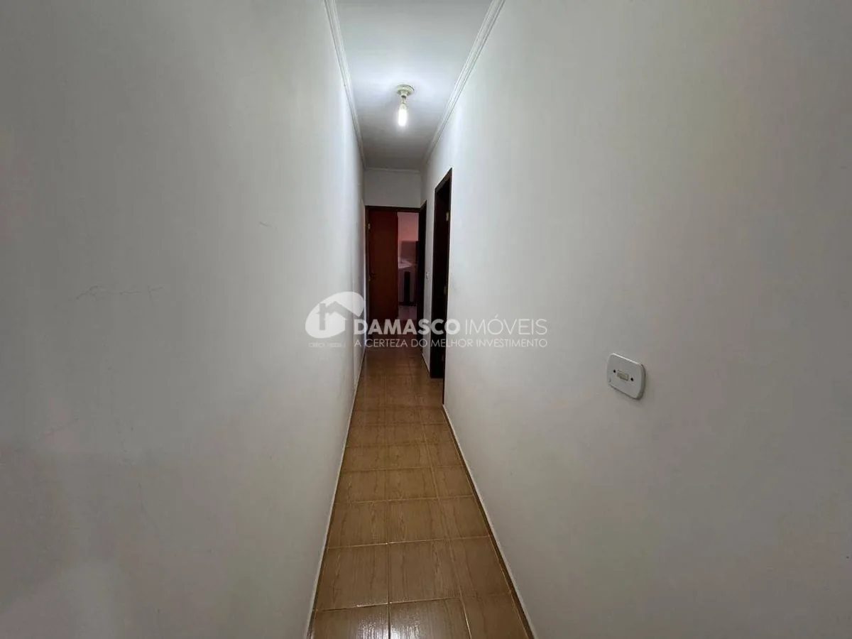 Casa Assobradada no bairro Olímpico