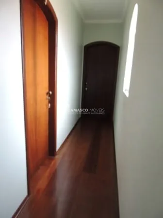 Sobrado à venda  3 Quartos, 2 Vagas, 246 m², Vila Palmares, Santo André - SP