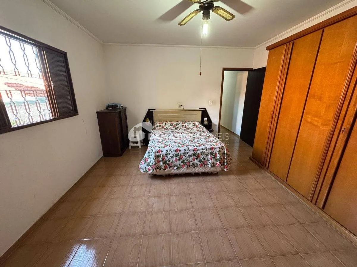 Casa Assobradada no bairro Olímpico