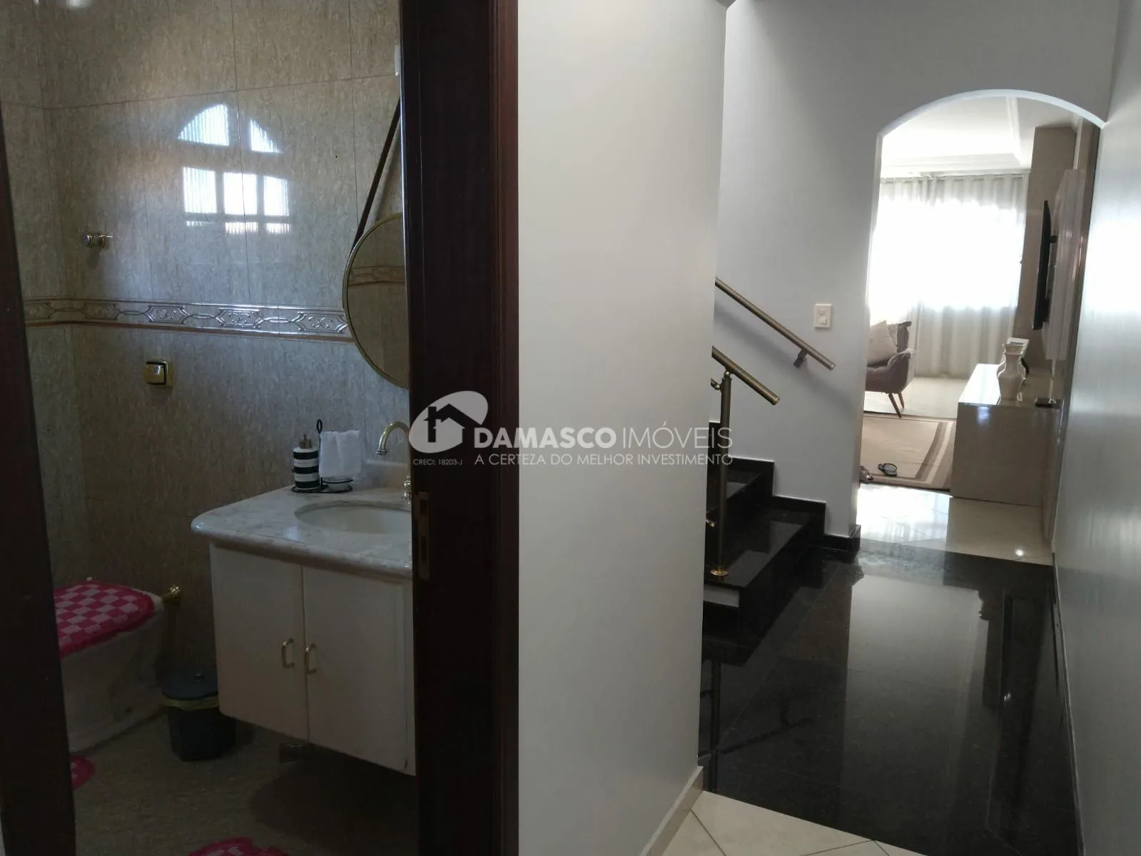 Sobrado à venda 2 Quartos, 1 Suite, 6 Vagas, 345M², Nova Gerty, São Caetano do Sul - SP