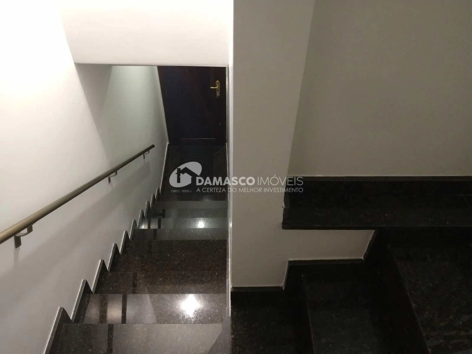 Sobrado à venda 2 Quartos, 1 Suite, 6 Vagas, 345M², Nova Gerty, São Caetano do Sul - SP