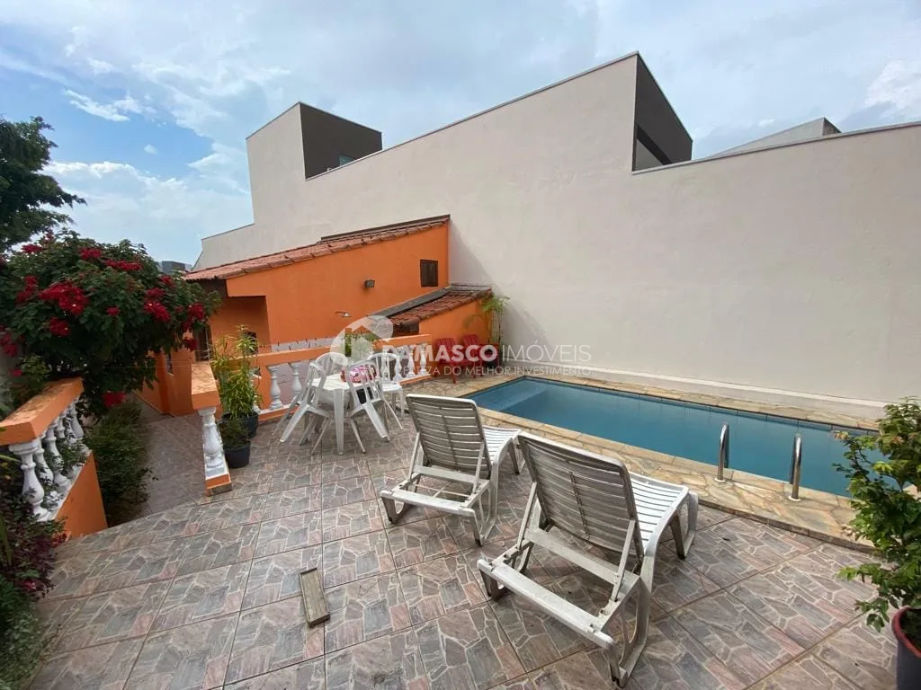 Casa à venda 2 Quartos, 1 Suite, 2 Vagas, 178M², Campestre, Santo André - SP
