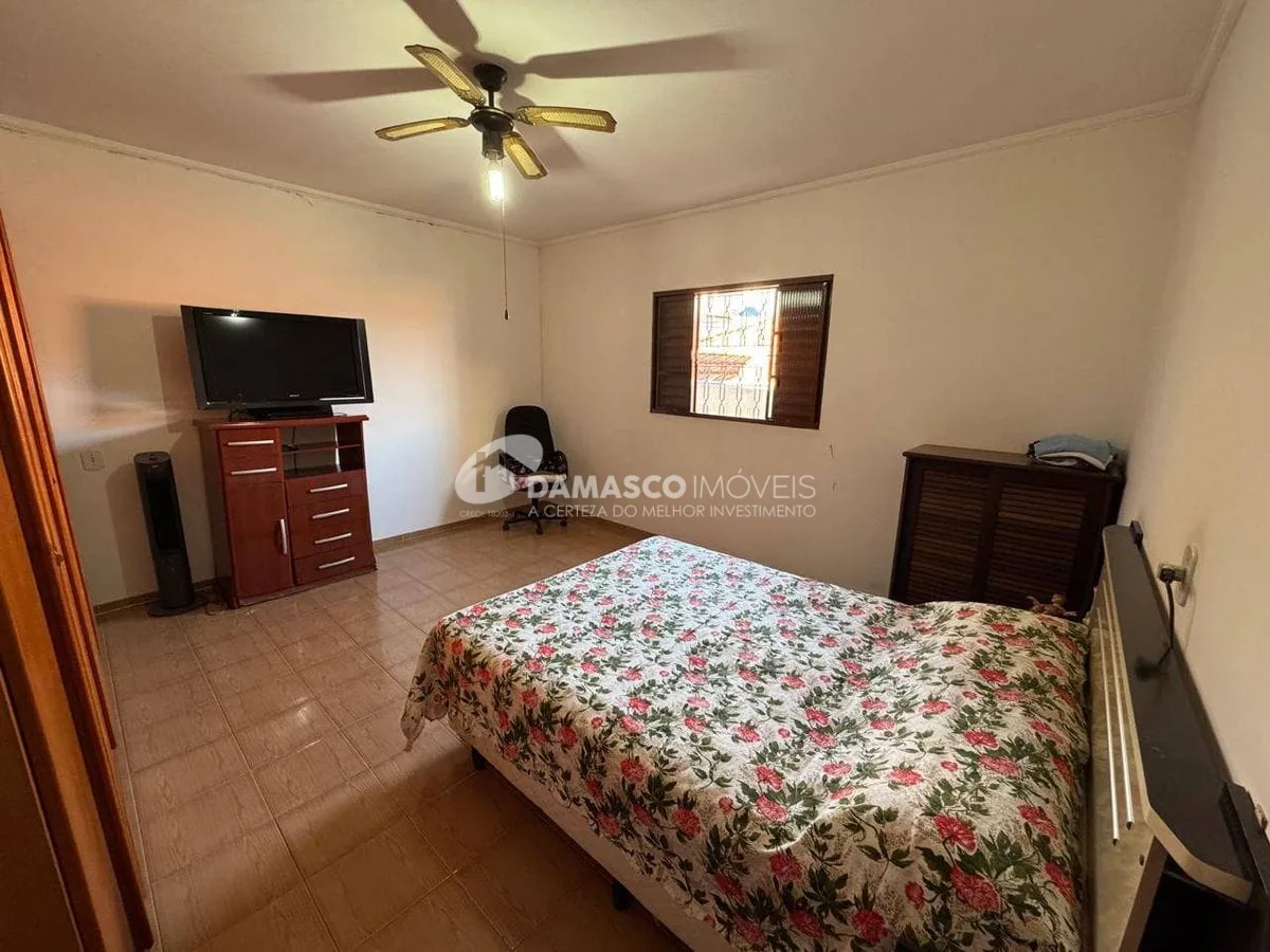 Casa Assobradada no bairro Olímpico