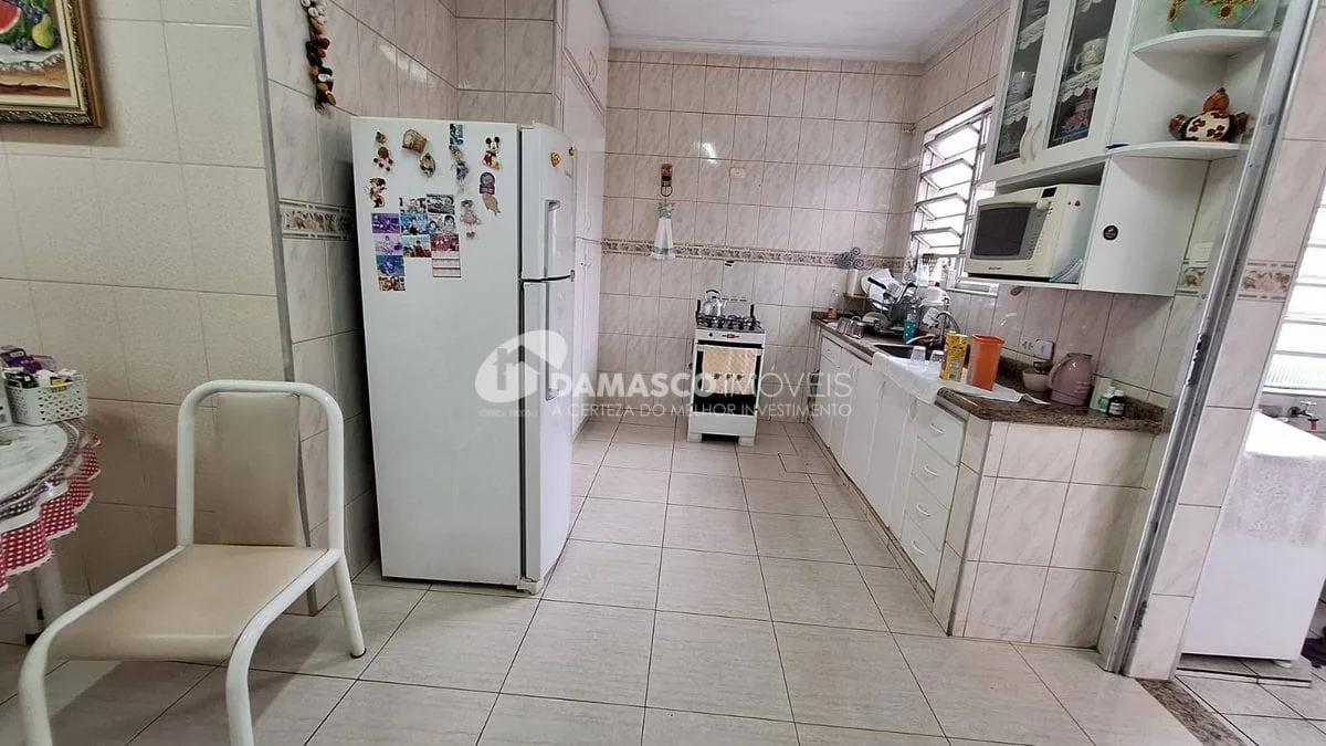 IMÓVEL TÉRREO NO BAIRRO SANTA PAULA COM DUAS CASAS E SALÃO COML