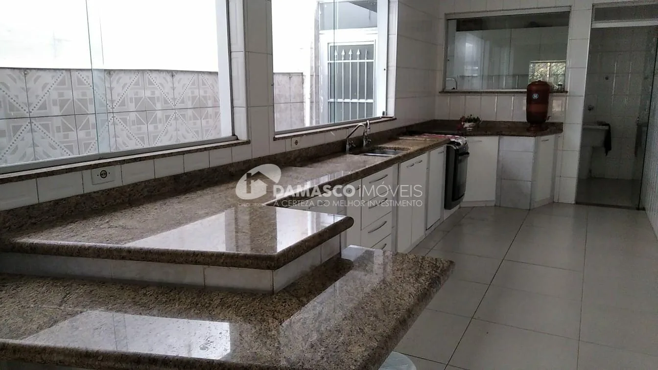 Sobrado à venda 3 Quartos, 1 Suite, 2 Vagas, 240M², Ipiranga, São Paulo - SP
