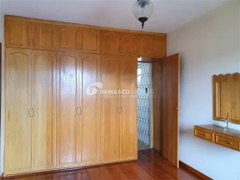 Sobrado à venda 3 Quartos, 1 Suite, 6 Vagas, 246M², Vila Alpina, São Paulo - SP