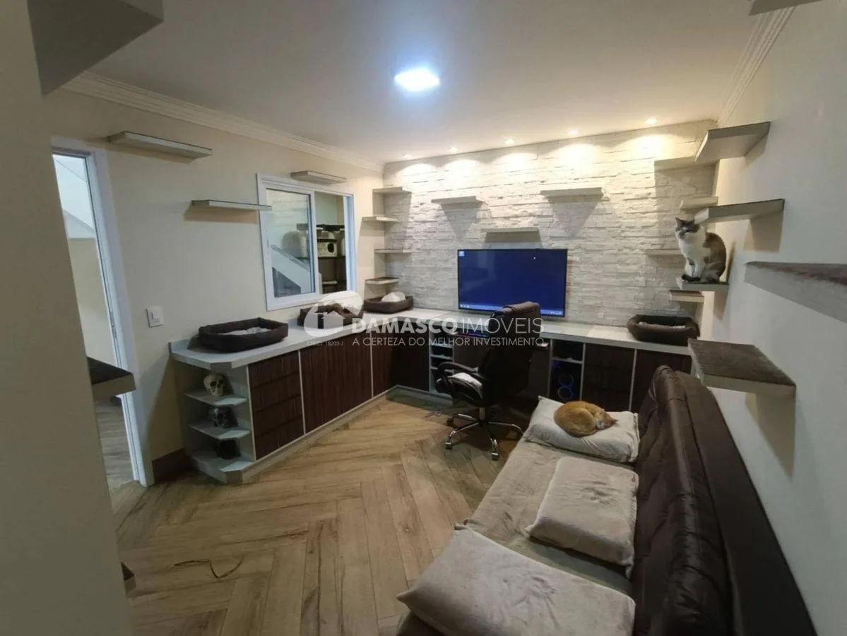 Sobrado à venda 2 Quartos, 2 Suites, 3 Vagas, Fundação, São Caetano do Sul - SP