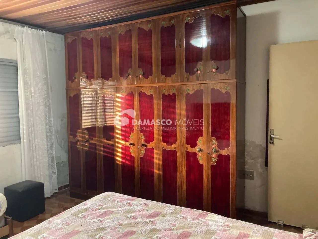 Casa à venda 3 Quartos, 3 Vagas, 207,4 M²   de terreno e 211m² de area construída, a 30 metros do parque linear  no bairro Olímpico, São Caetano do Sul - SP
