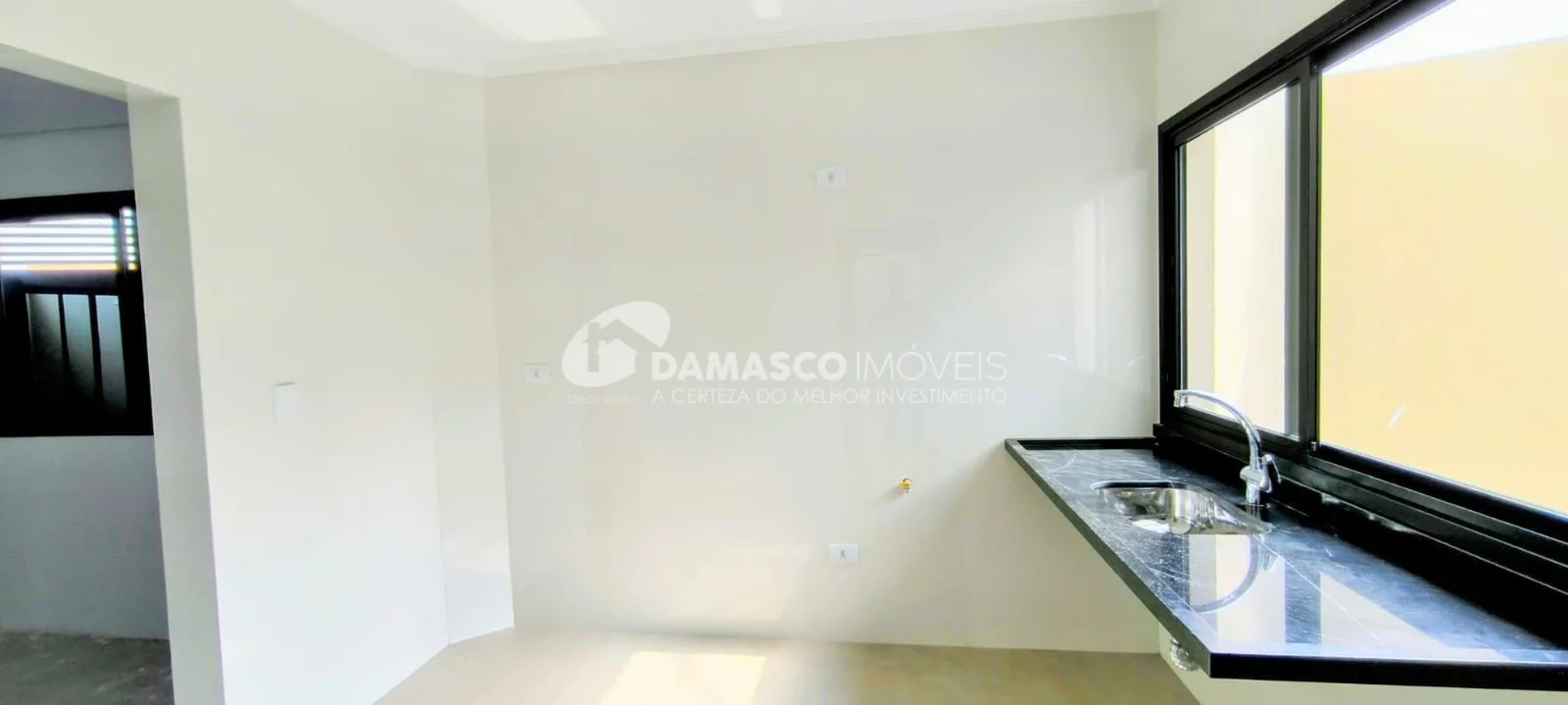 Sobrado, 3 suítes, 188m², Olímpico
