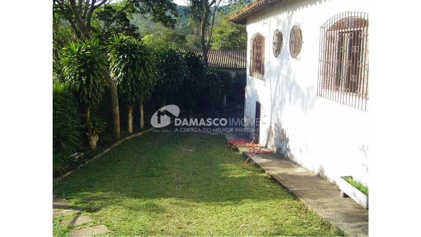 Chácara à venda 3 Quartos, 1 Suíte, 10 Vagas, Quarta Divisão, Ribeirão Pires - SP