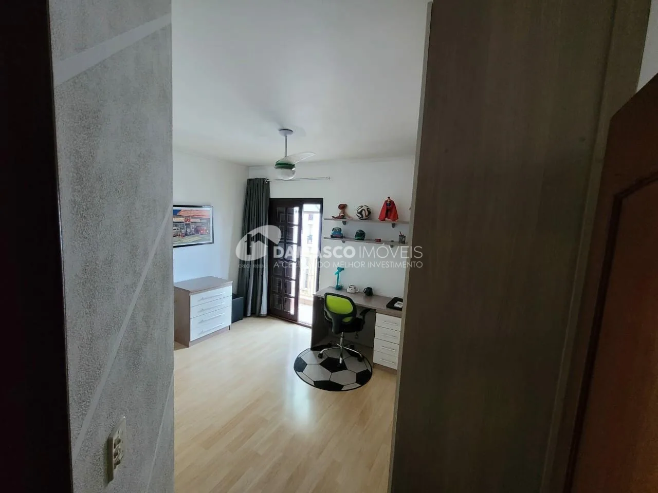 Sobrado à venda 3 Quartos, 1 Suite, 5 Vagas, 297M², Sítio da Figueira, São Paulo - SP