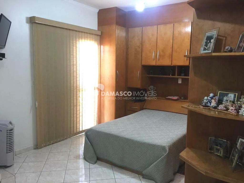 Sobrado para Venda 4 Quartos, 1 Suite, 4 Vagas, Nova Gerty, São Caetano do Sul - SP