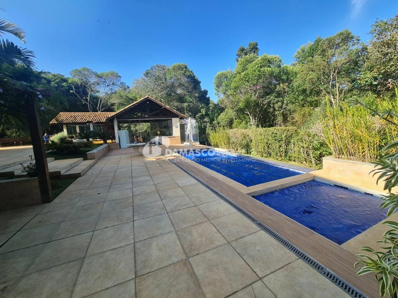 Casa à venda 3 Quartos, 3 Suites, 450M², Avenida Estrutural Leste, Ibiúna - SP