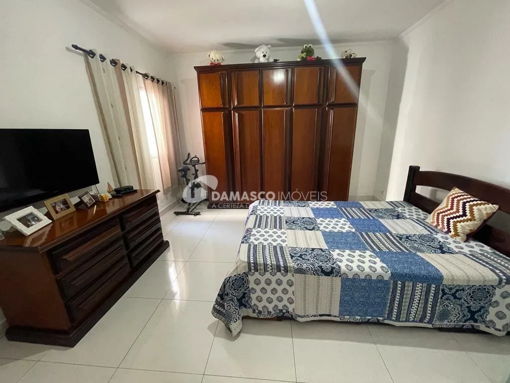 Casa à venda 2 Quartos, 2 Vagas, 150M², Jardim das Maravilhas, Santo André - SP