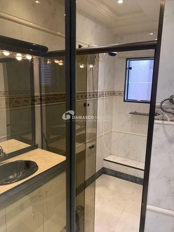 Sobrado à venda 3 Quartos, 1 Suite, 2 Vagas, 250M², Sítio da Figueira, São Paulo - SP