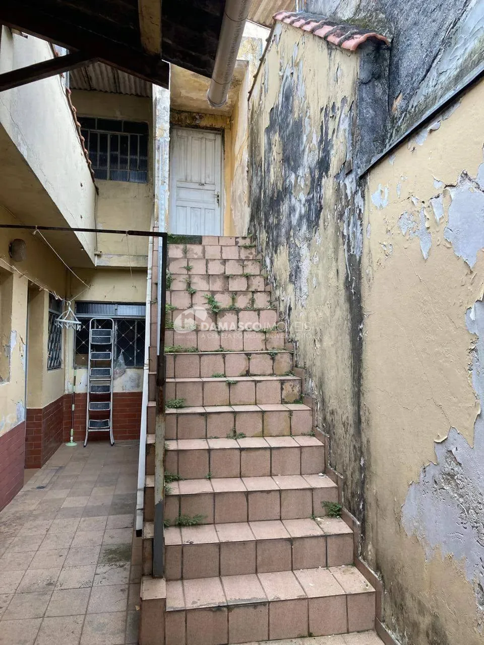 Casa à venda 3 Quartos, 3 Vagas, 207,4 M²   de terreno e 211m² de area construída, a 30 metros do parque linear  no bairro Olímpico, São Caetano do Sul - SP