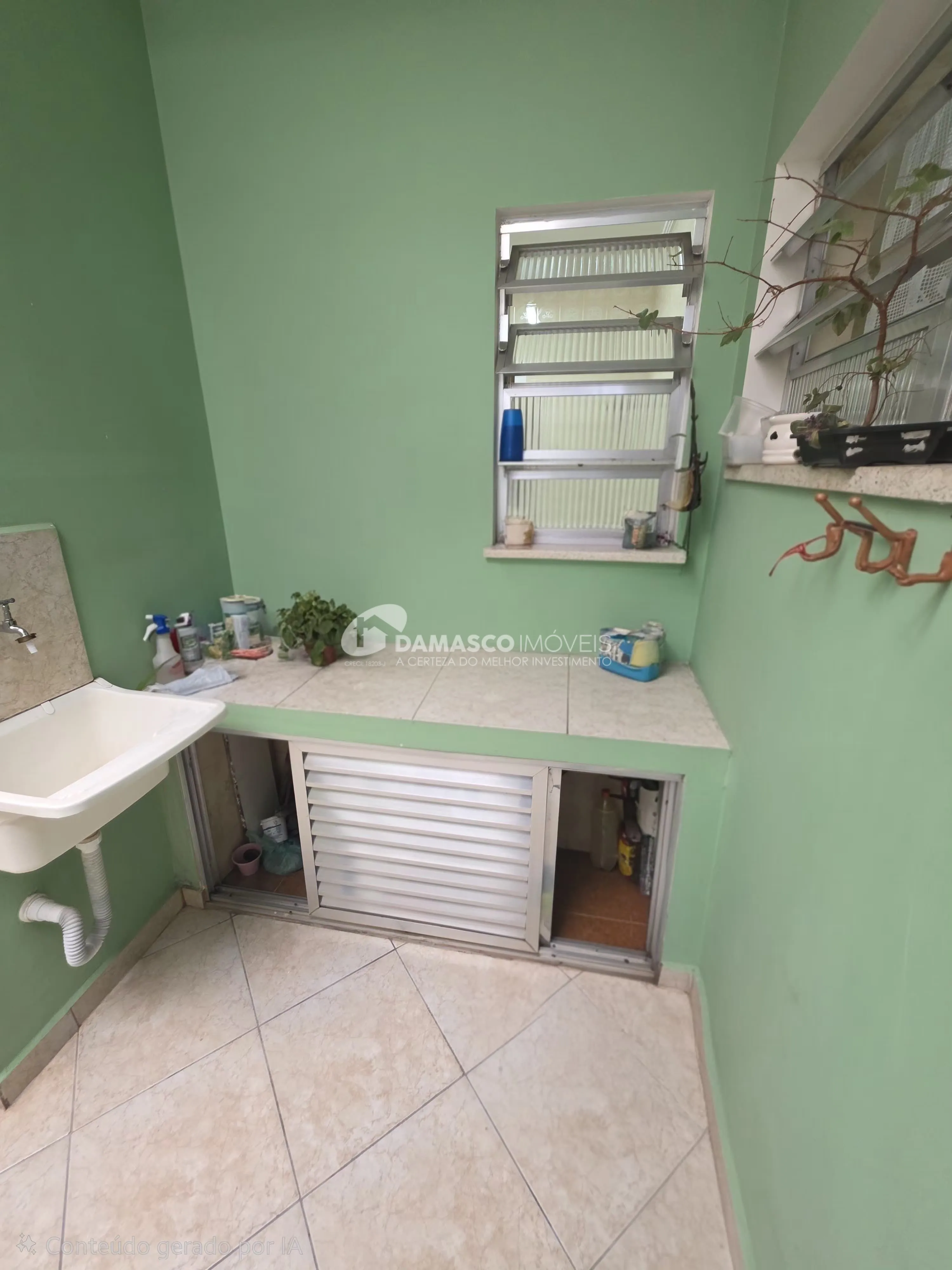 Casa padrão com 108 m² de área útil à Venda, com fácil acesso à via Anchieta,  na Vila Vermelha, São Paulo, SP