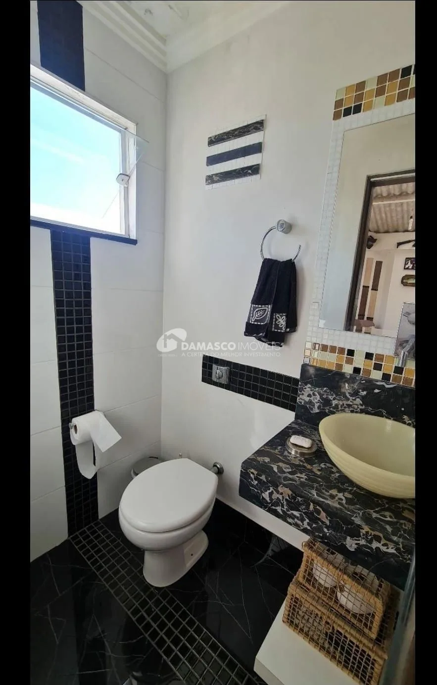 Casa à venda 2 Quartos, 1 Suite, 4 Vagas, 174M², Santa Maria, Santo André - SP