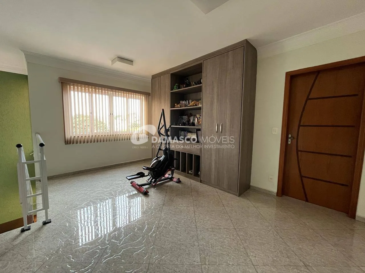 Incrível Sobrado à venda com 3 suítes e 5 vagas de garagem, Bairro Olímpico, São Caetano do Sul, SP