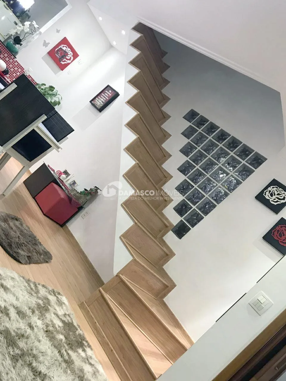 Sobrado à Venda 3 Quartos, 3 Suites, 6 Vagas, Nova Gerty, São Caetano do Sul - SP