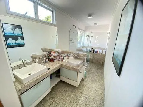 Sobrado à venda 3 Quartos, 3 Suites, 5 Vagas, 380M², Jardim, Santo André - SP