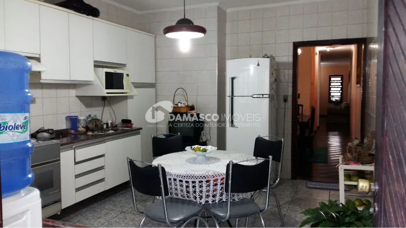 Sobrado à venda 3 Quartos, 1 Suite, 2 Vagas, Campestre, Santo André - SP