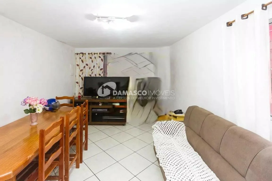 Casa à venda 3 Quartos, 2 Vagas, Jardim Ana Rosa, São Paulo - SP