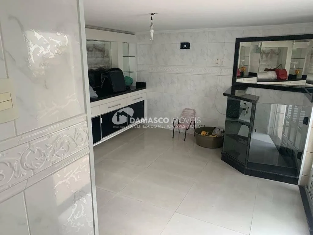 Sobrado à venda 3 Quartos, 1 Suite, 2 Vagas, 250M², Sítio da Figueira, São Paulo - SP