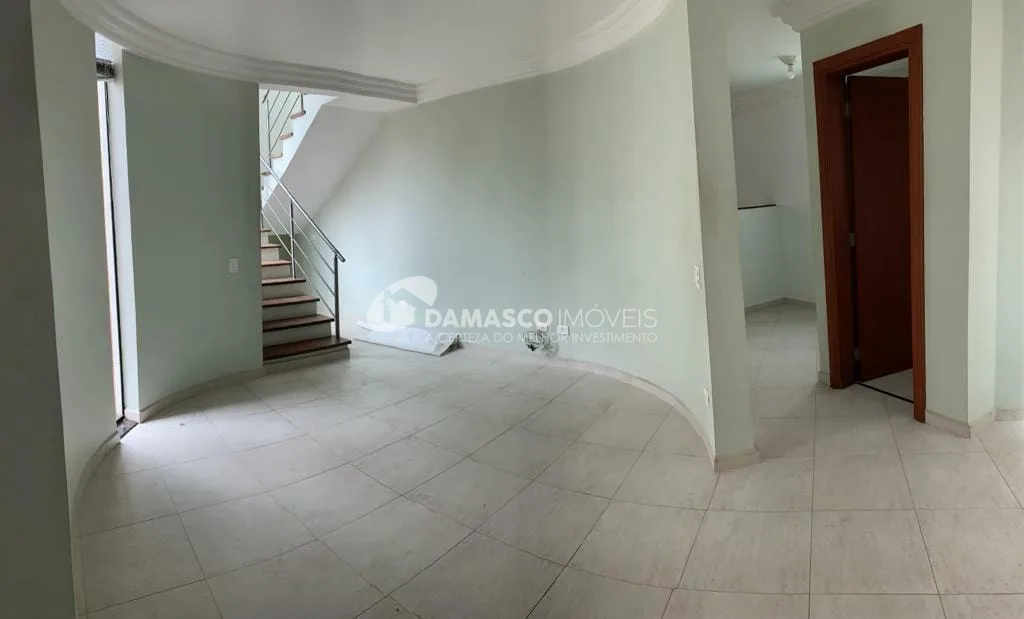 Sobrado à venda 3 Quartos, 1 Suite, 5 Vagas, Jardim São Caetano, São Caetano do Sul - SP