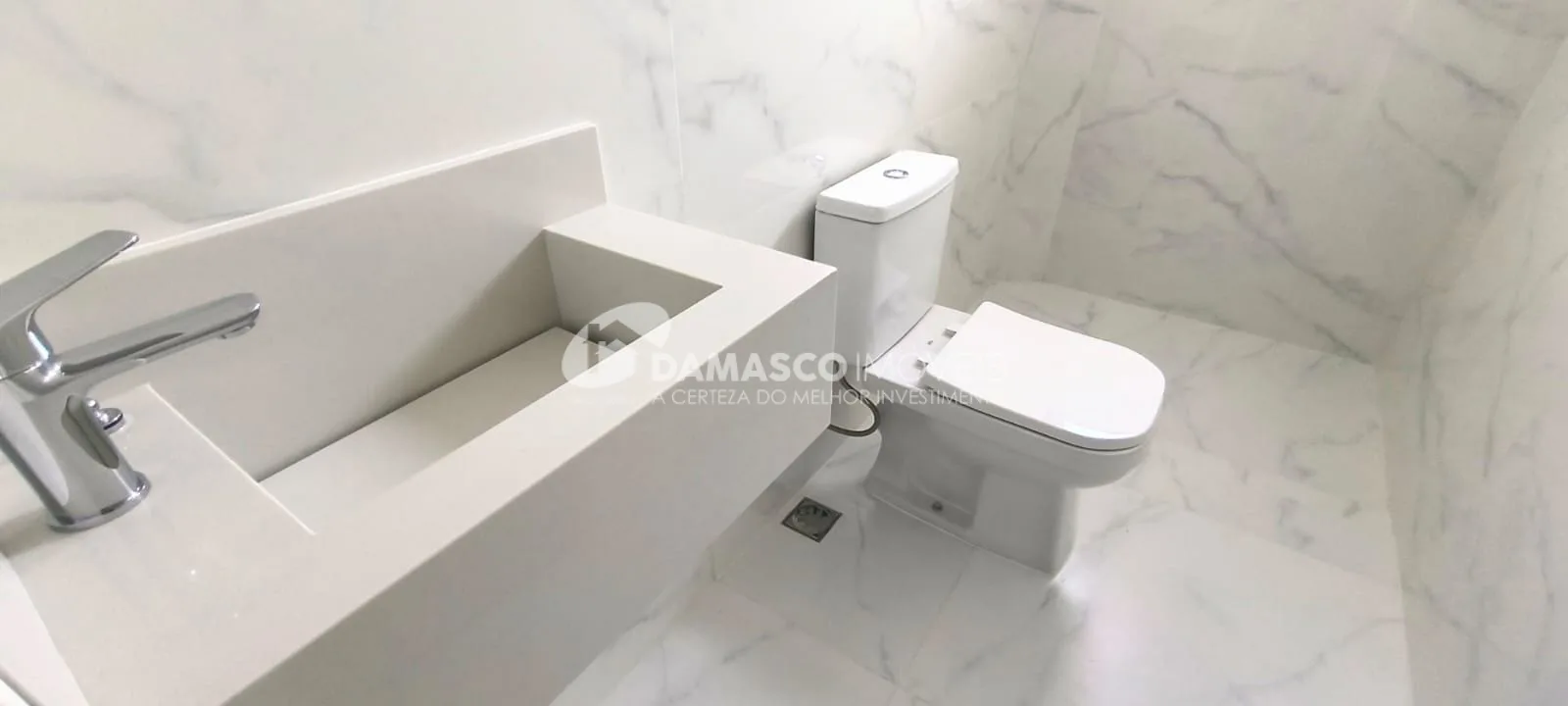 Sobrado, 3 suítes, 188m², Olímpico
