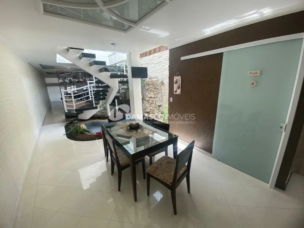 Sobrado à venda 3 Quartos, 3 Suites, 4 Vagas, 347M², Campestre, Santo André - SP