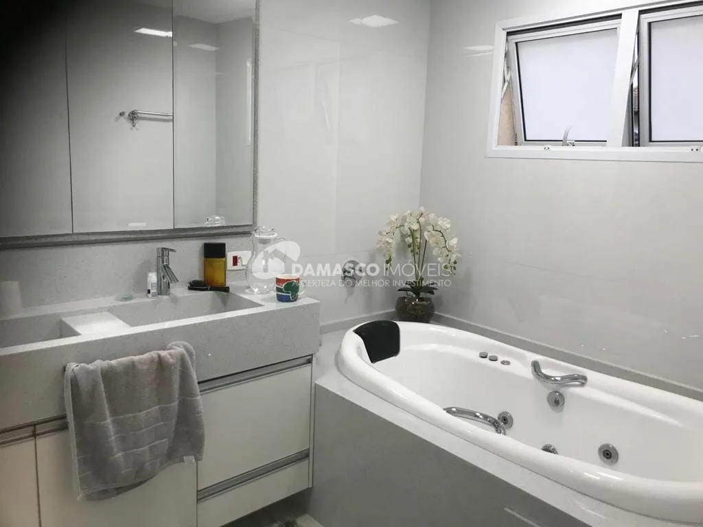Sobrado à venda 4 Quartos, 3 Suites, 5 Vagas, Jardim São Caetano, São Caetano do Sul - SP