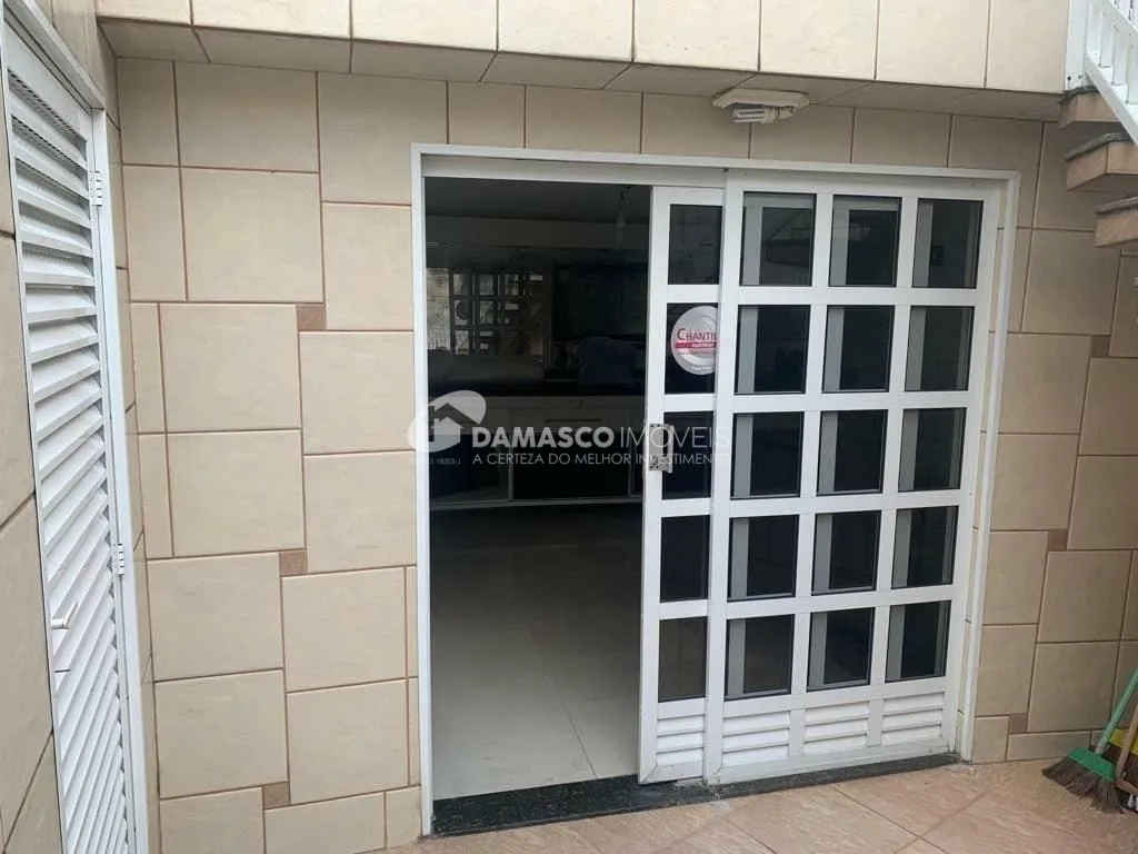 Sobrado à venda 3 Quartos, 1 Suite, 2 Vagas, 250M², Sítio da Figueira, São Paulo - SP