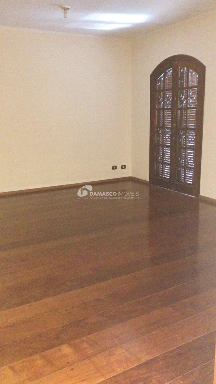 Casa à venda 2 Quartos, 1 Suite, 4 Vagas, 200M², Campestre, Santo André - SP