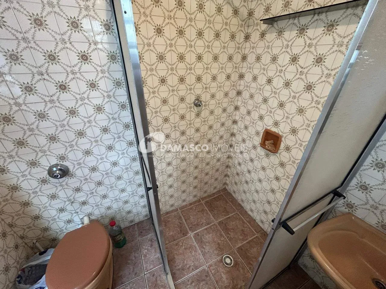 Sobrado à  venda com 178m² de área útil, 2 quartos, 3 vagas, próximo do Complexo Poliesportivo Lauro Gomes, no Bairro Olímpico, em São Caetano do Sul, SP