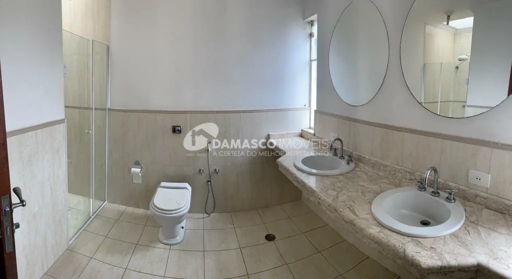 Sobrado à venda 3 Quartos, 1 Suite, 5 Vagas, Jardim São Caetano, São Caetano do Sul - SP