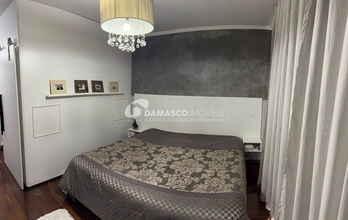 Sobrado à venda 3 Quartos, 1 Suite, 2 Vagas, 204M², Sítio da Figueira, São Paulo - SP