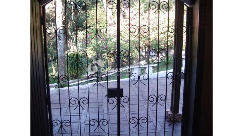 Chácara à venda 3 Quartos, 1 Suíte, 10 Vagas, Quarta Divisão, Ribeirão Pires - SP