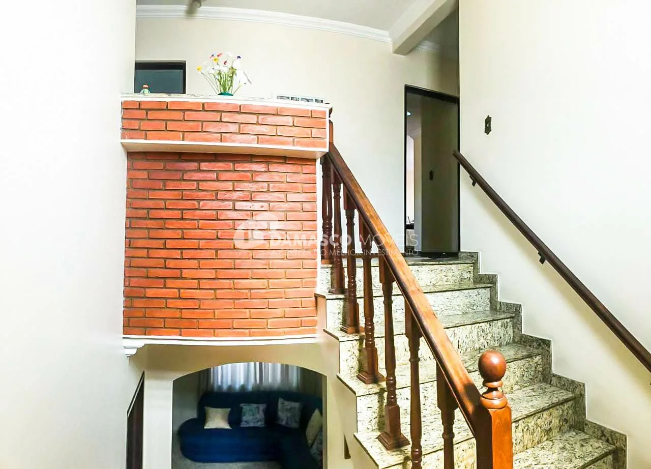 Sobrado à venda 5 Quartos, 2 Suites, 6 Vagas, Vila Sacadura Cabral, Santo André - SP